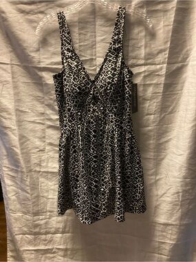 Maxine of Hollywood Black & White Twist-Front V-Neck swim Dress